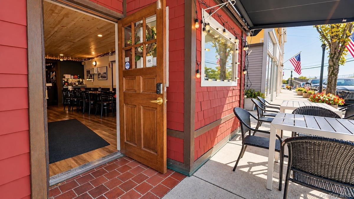 Looking for an exceptional investment opportunity? Your search ends here! Step through the door and discover the incredible potential of this iconic C