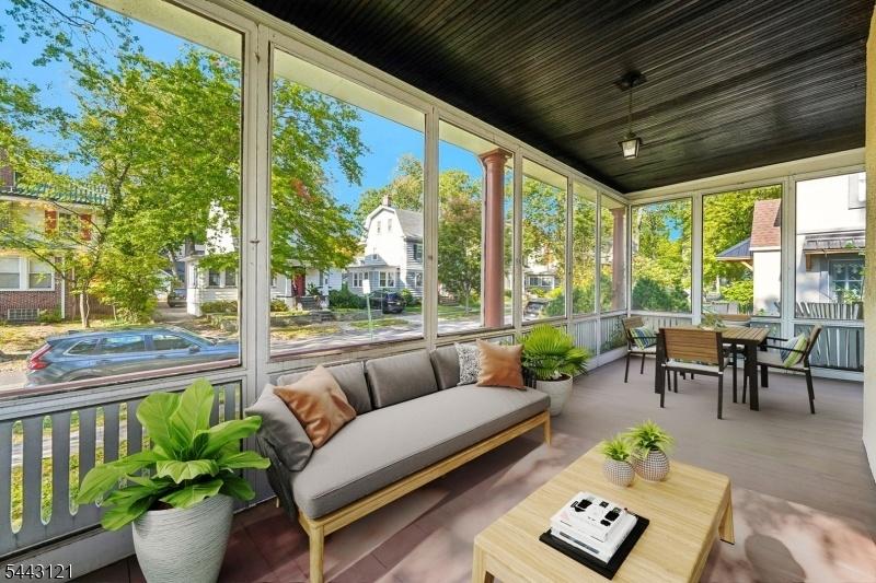 Screened in Porch
