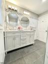 Bath full 2d fl double sink