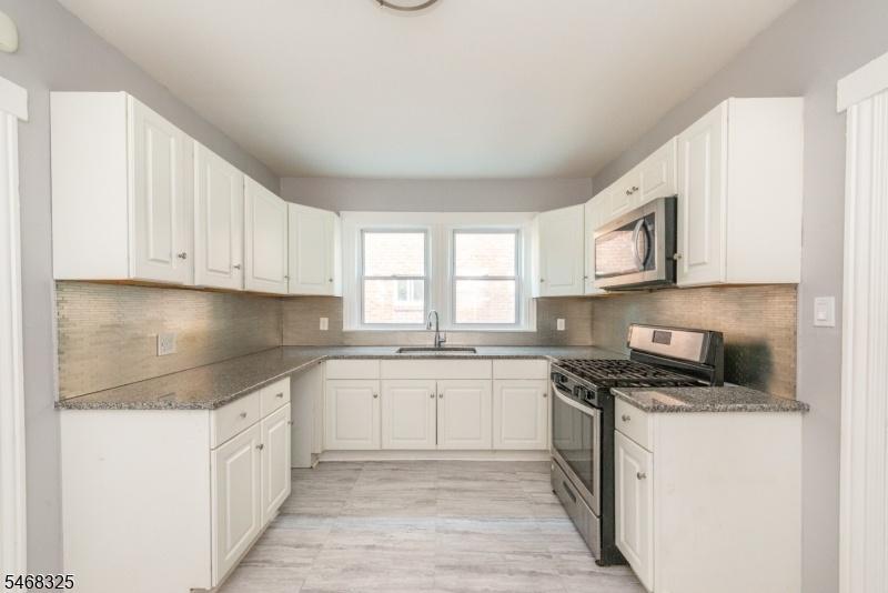 FLOOR 1 RIGHT KITCHEN