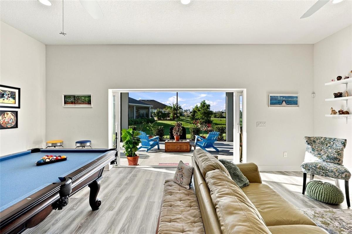 Living room toward Lanai