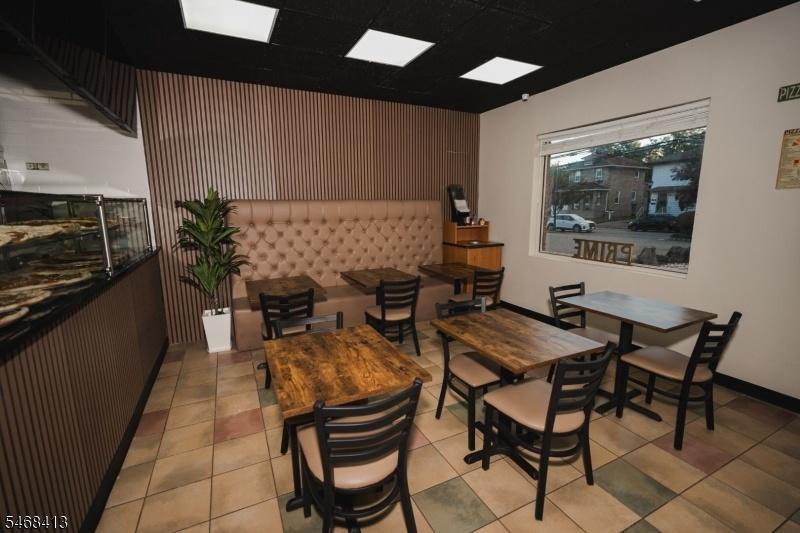Pizzeria