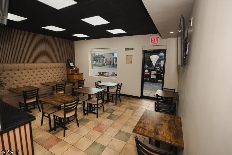 Pizzeria
