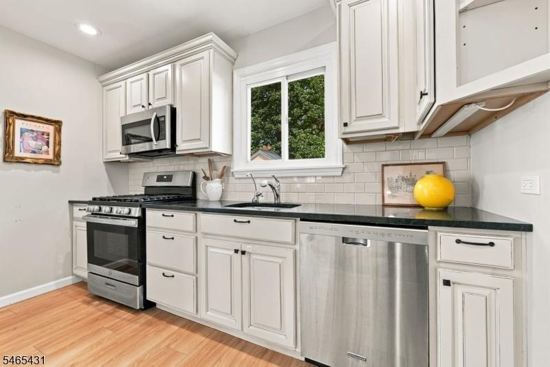 Kitchen 1