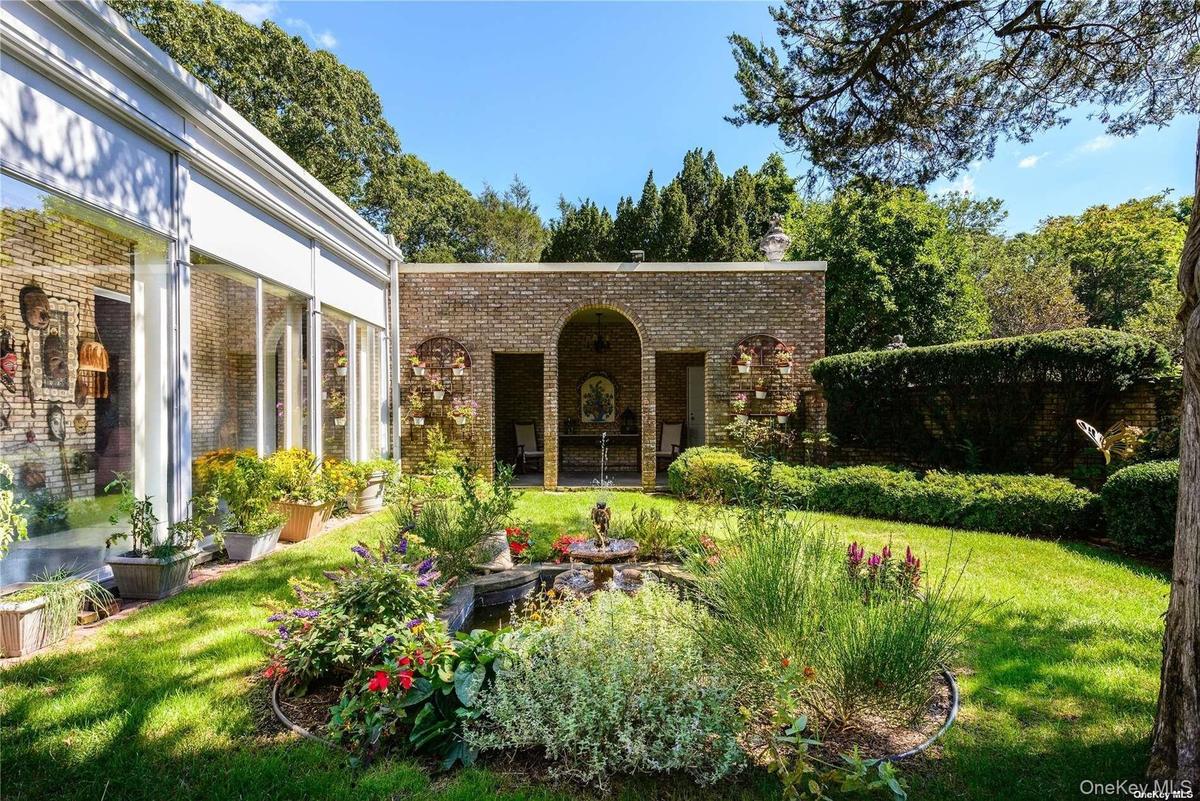 Secret Garden off the Front Entry