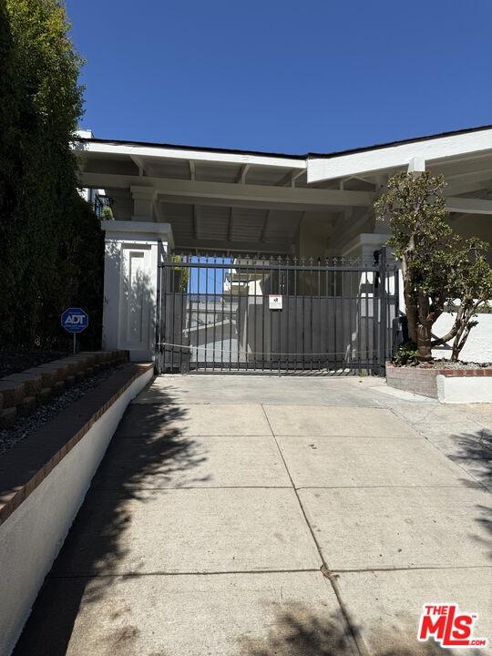 Driveway / gate