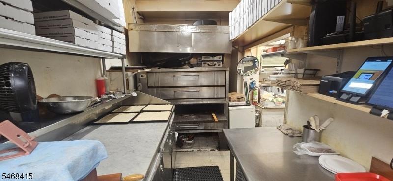 Pizzeria