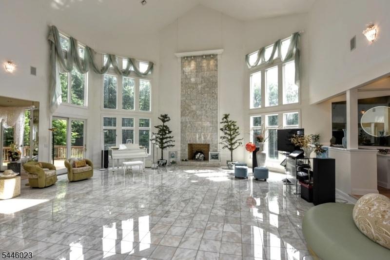 SPECTACULAR SPACE!