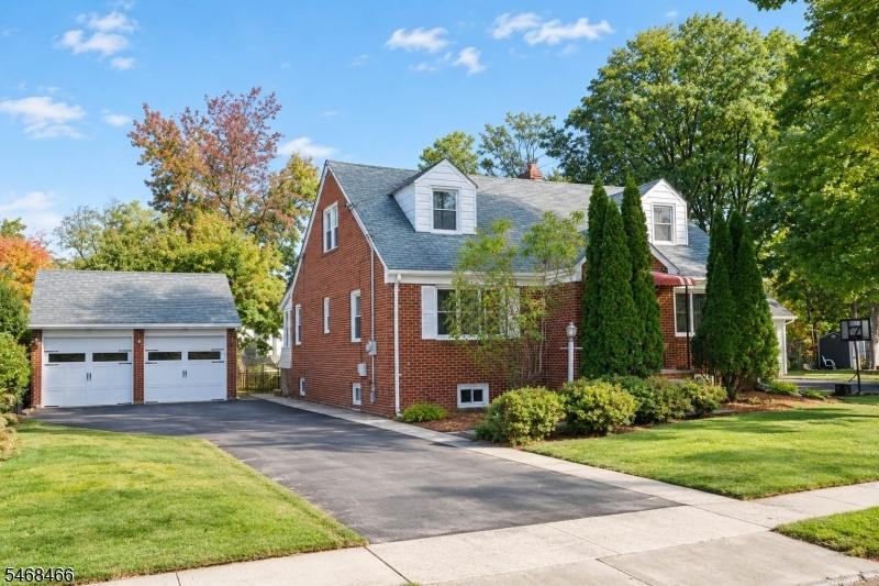 154 Locust Ave