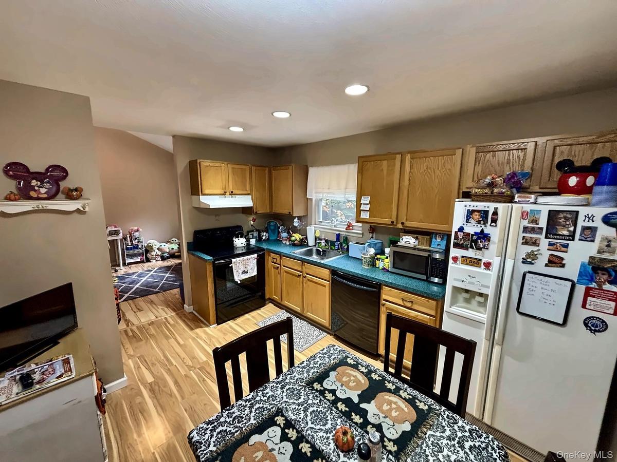 Eat In Kitchen
