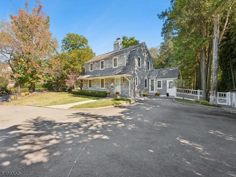 Beautiful Home, Great Location