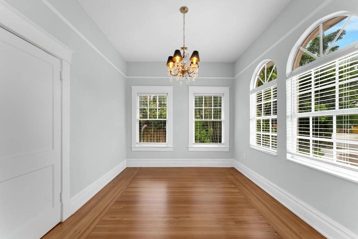 Parlor/Sitting Room