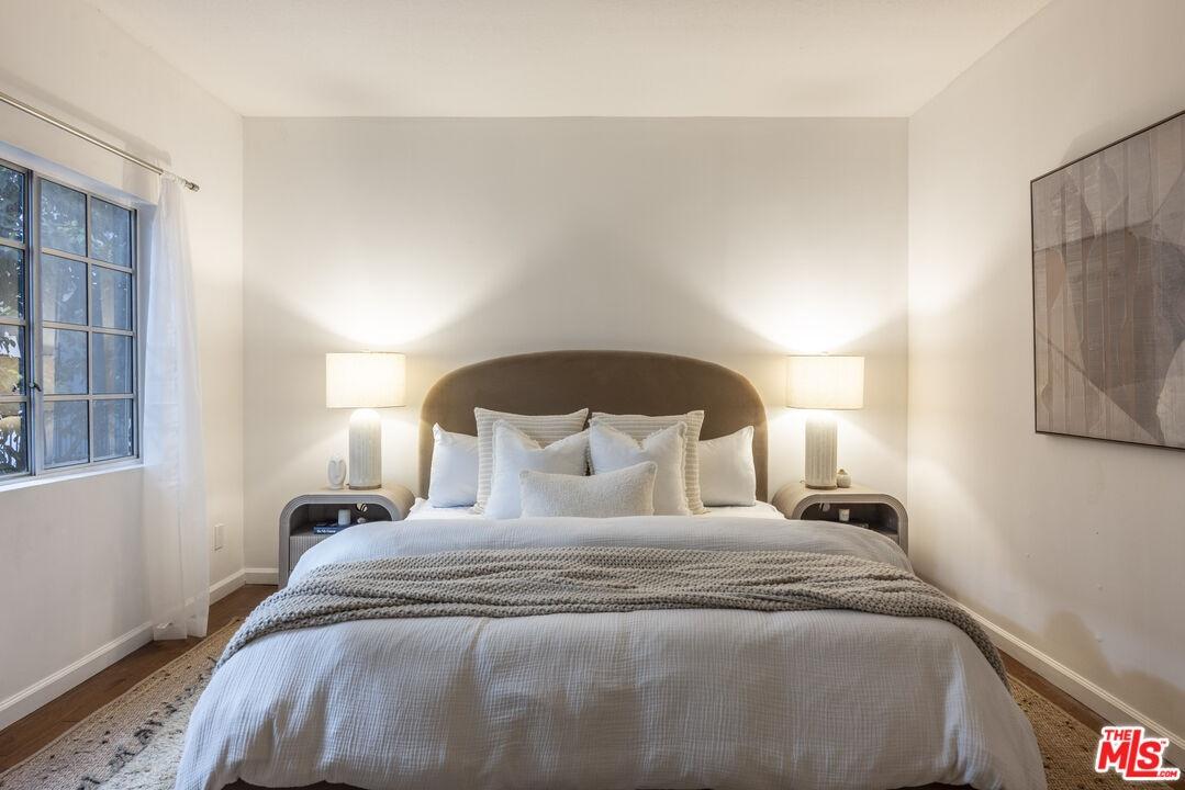 Guest bed