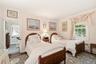 Ensuite guest bedroom