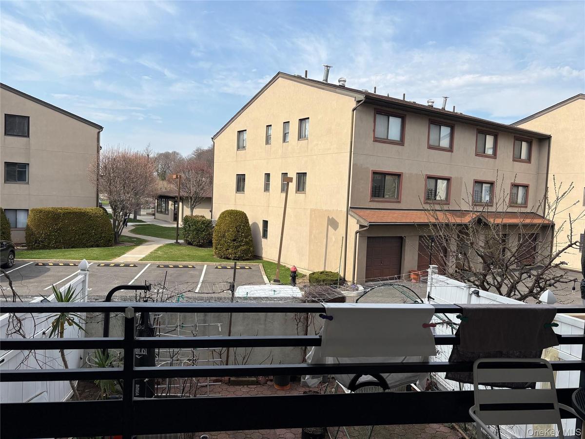 1st Floor Balcony