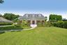 Lovely manicured lawn and landscaping!