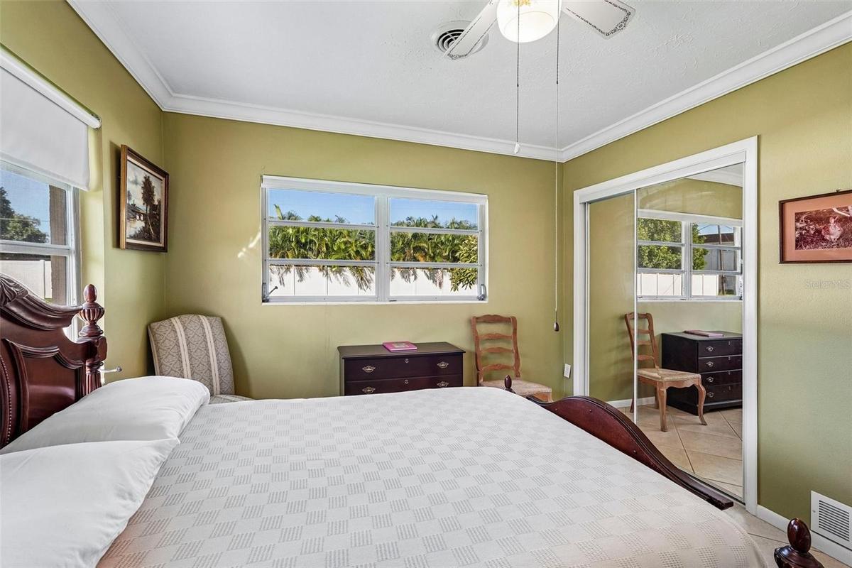 309 second bedroom with mirrored glass closet