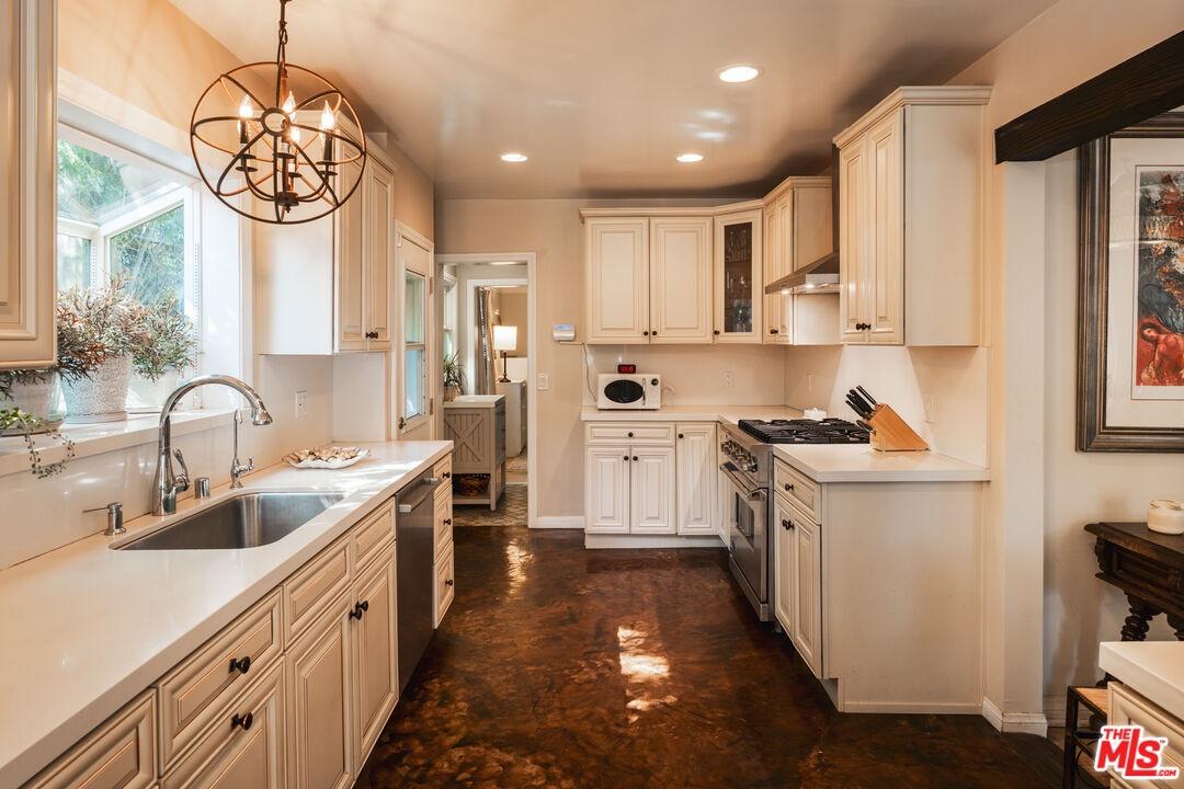 Main house — kitchen