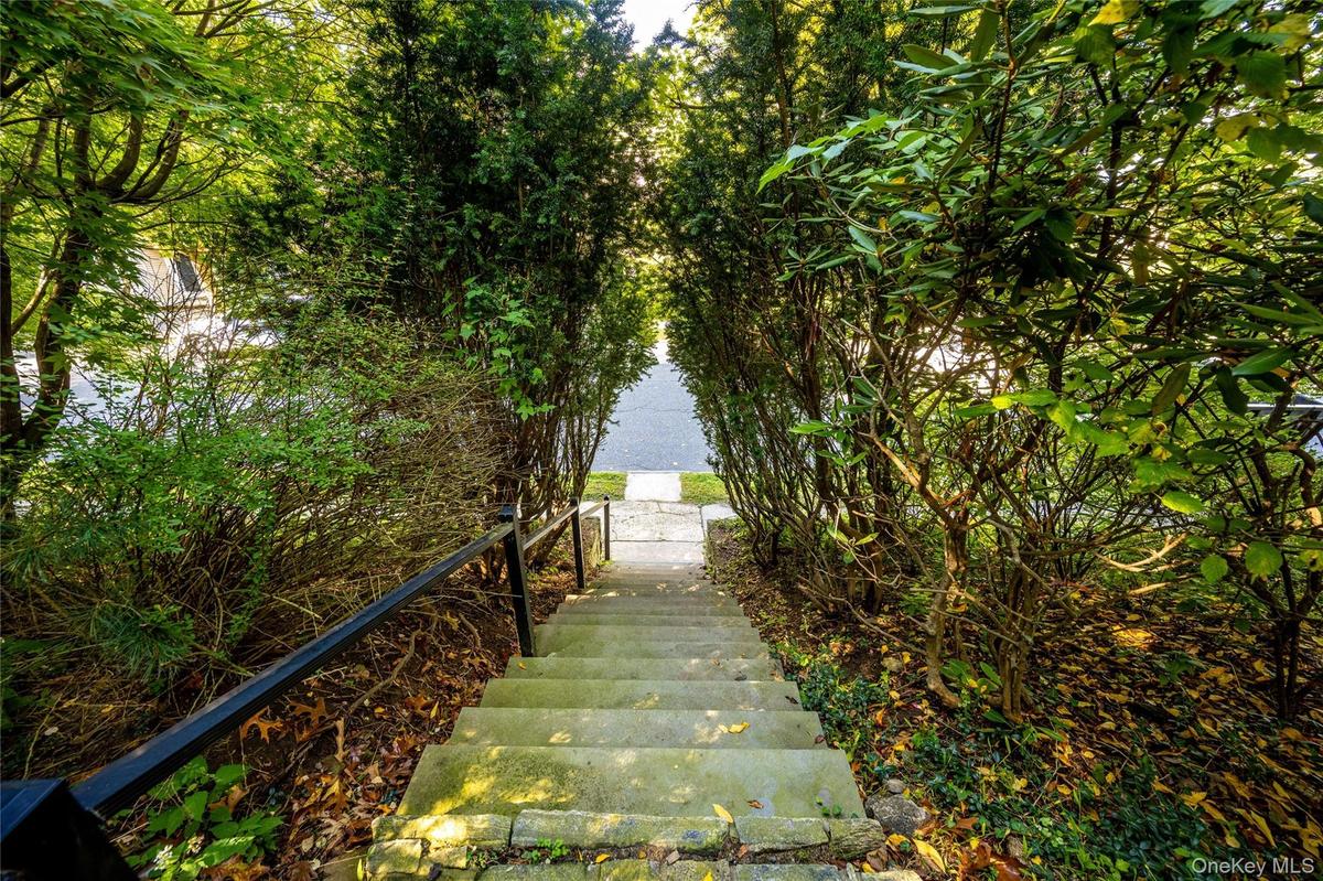 Steps to Southlawn