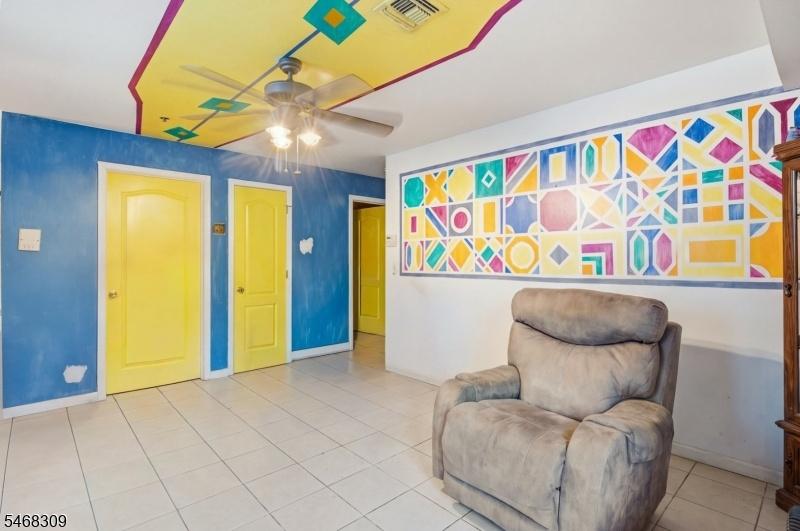 1st Fl living room