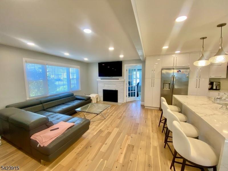 Livingroom/Kitchen View