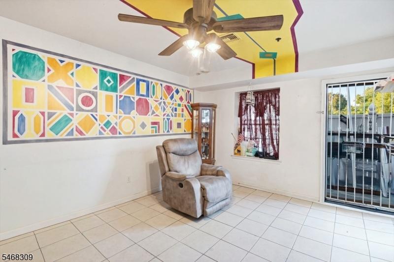 1st Fl living room
