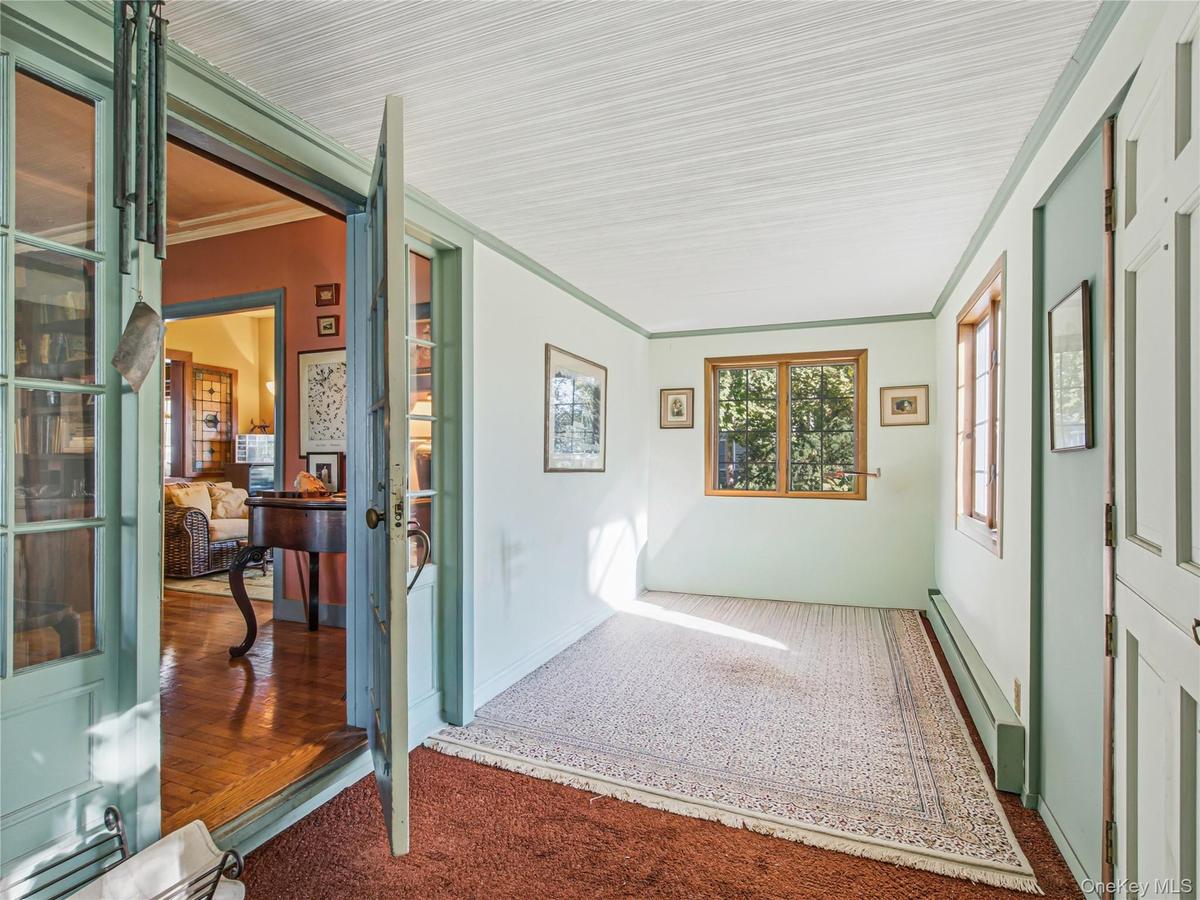 Sunny front entry