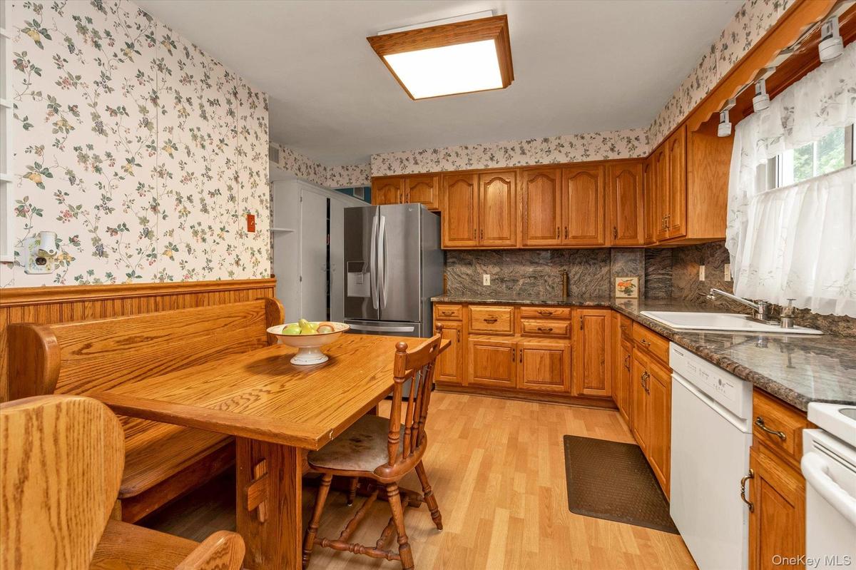 Kitchen with custom banquette