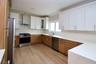 Kitchen w/peninsula