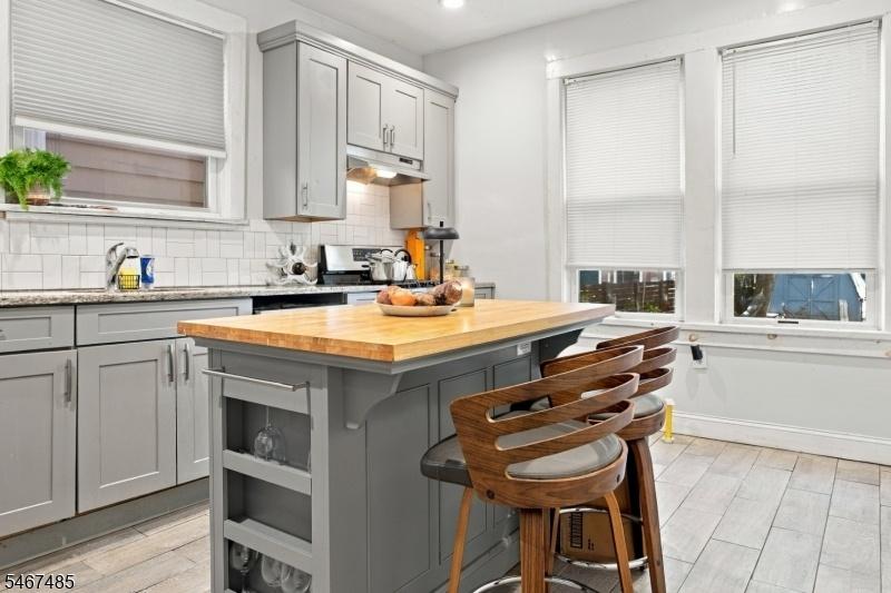 kitchen apt1