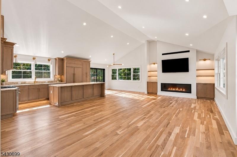 68 Grover Ln.