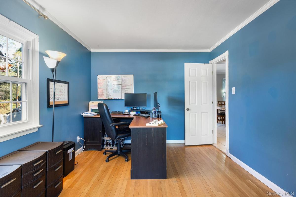 1st floor bedroom (can be used as an office)