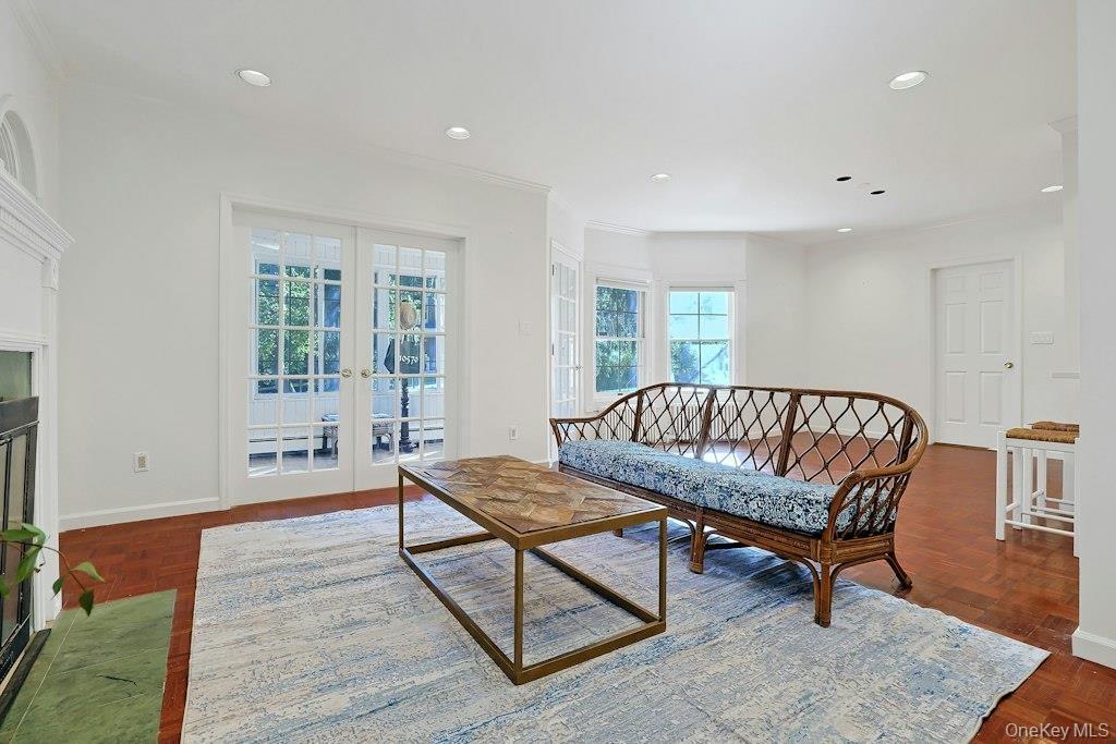 1st Fl LR French doors to sunroom