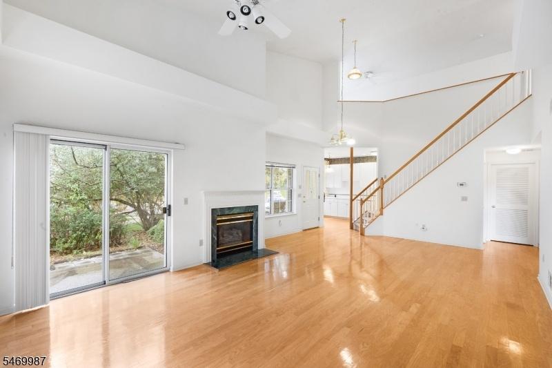 Living Room/Dining Area
