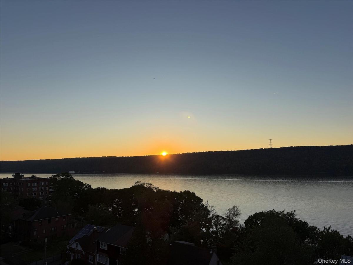 Sunsets are awe inspiring.