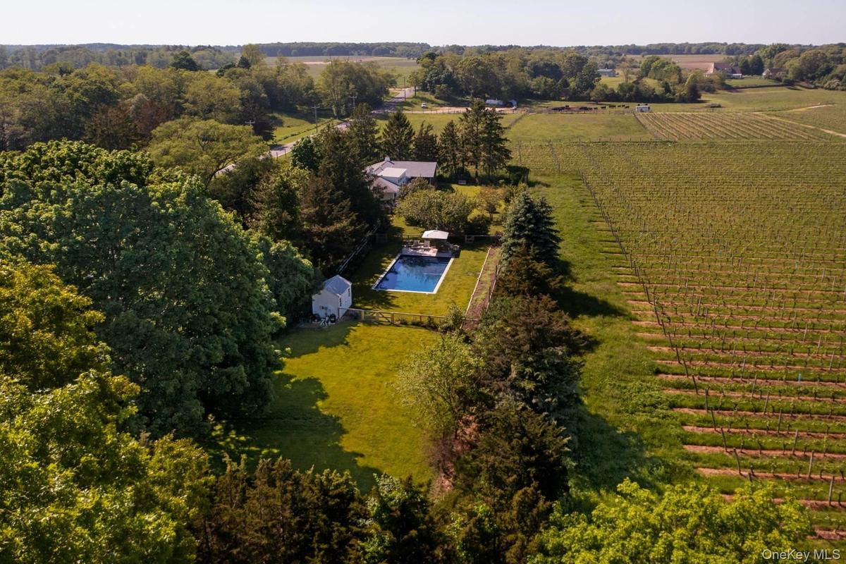 1100 Alvah's Lane