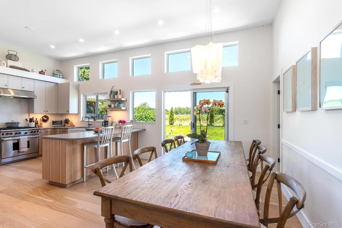 1100 Alvah's Lane