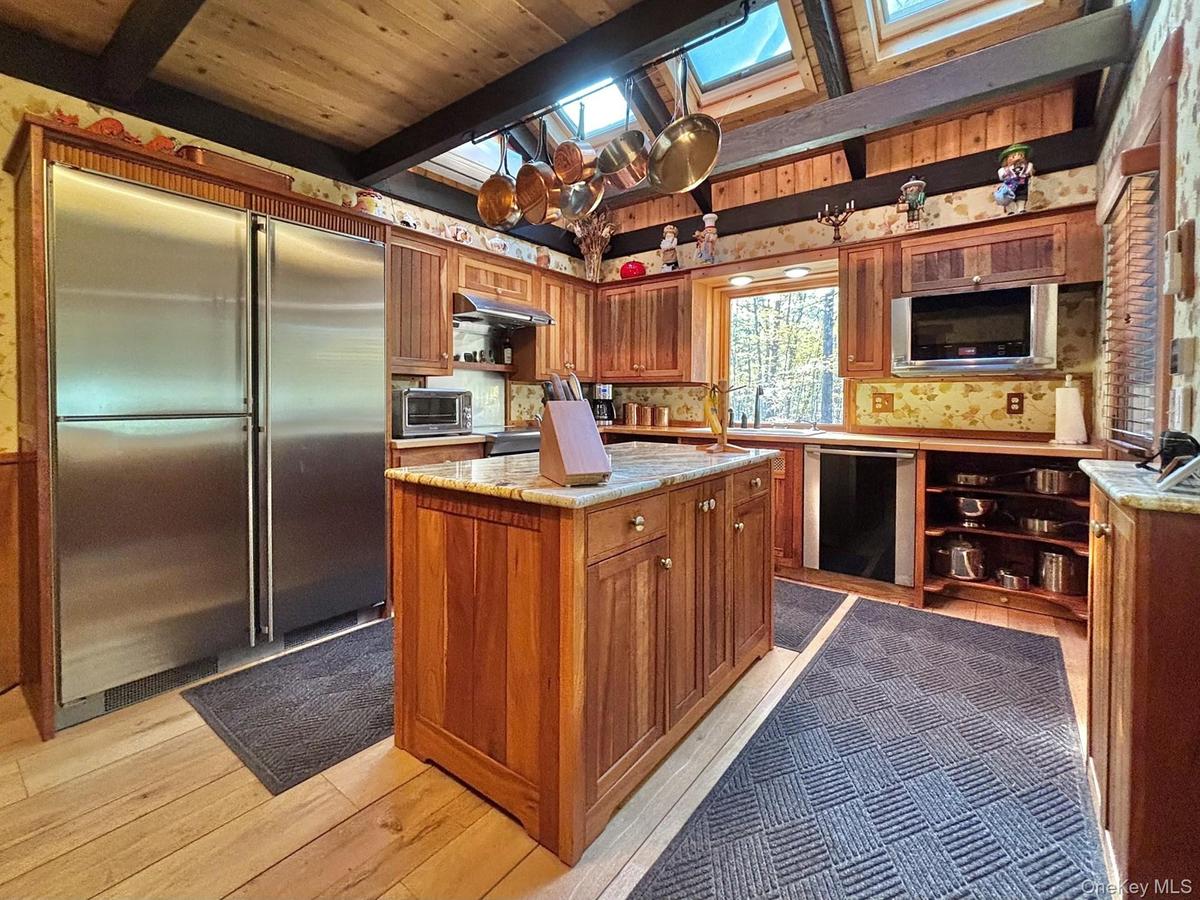 Glorious kitchen