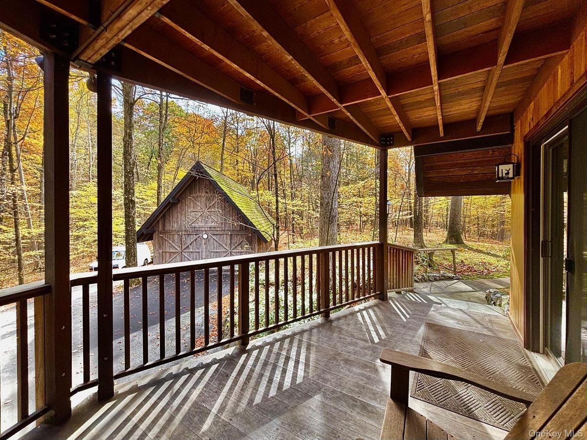 Covered down porch