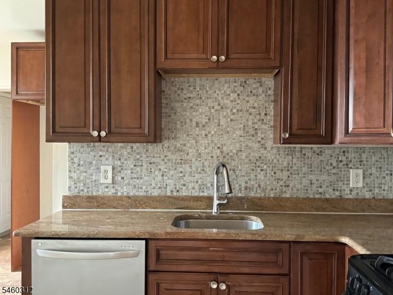 Side view kitchen