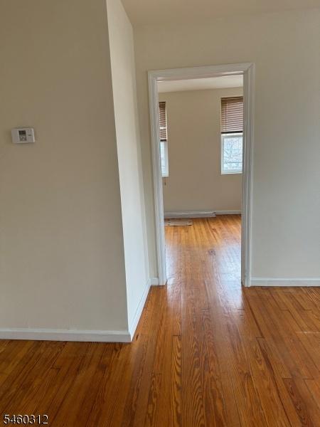 L/R goes to front bedroom