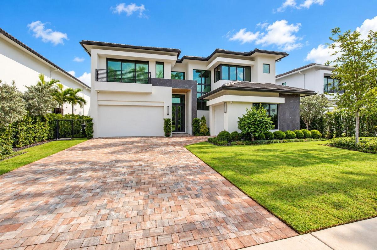 SINGLE FAMILY ESTATE HOME IN A PRIVATE GATED COMMUNITY