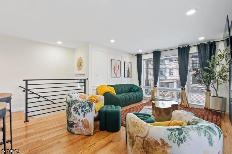 Livingroom unit 1