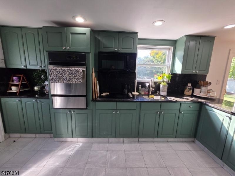 Kitchen pic 3