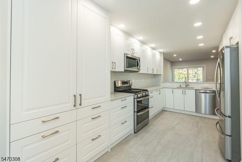 GORGEOUS kitchen