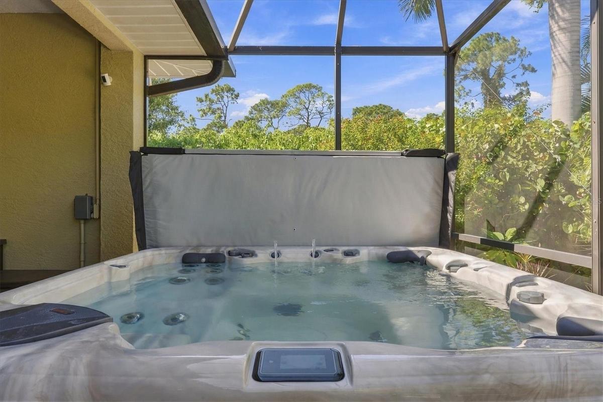 Free standing Jacuzzi/spa is the perfect way to relax & unwind