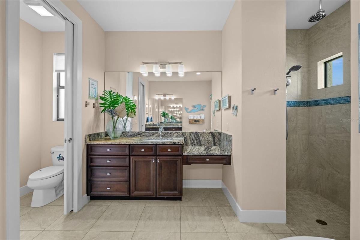 2 vanities in the primary bath