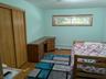 middle bedroom