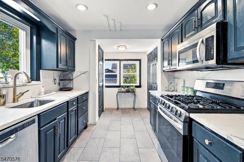 Kitchen 1
