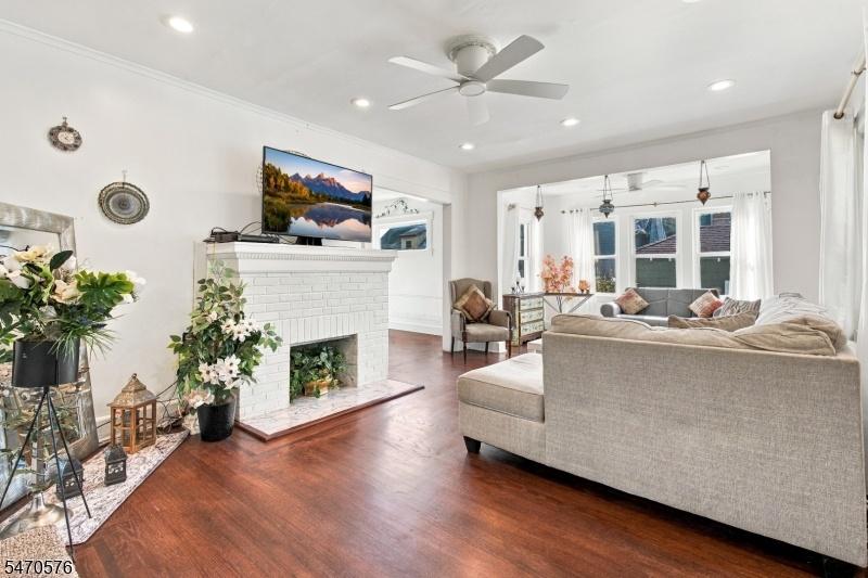 Family Room 1